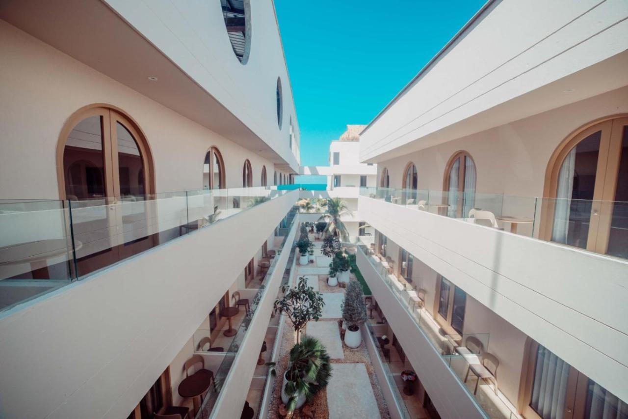 Loa Tolu By Bernalo Hotels Bagian luar foto