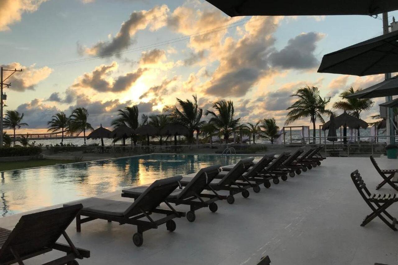 Loa Tolu By Bernalo Hotels Bagian luar foto